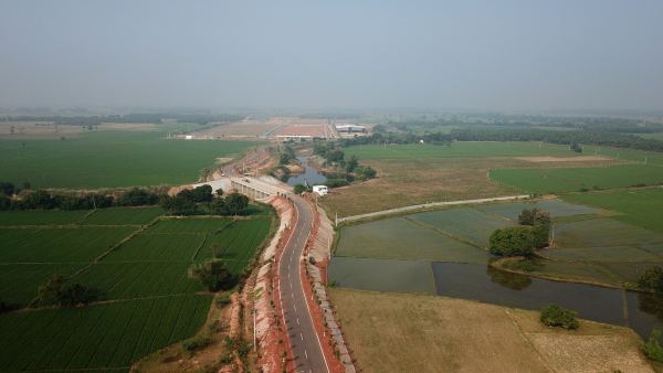 Approach from the national highway