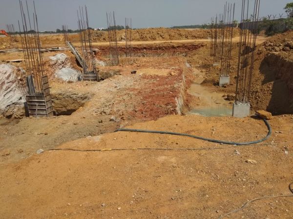 Column footings for factory sheds
