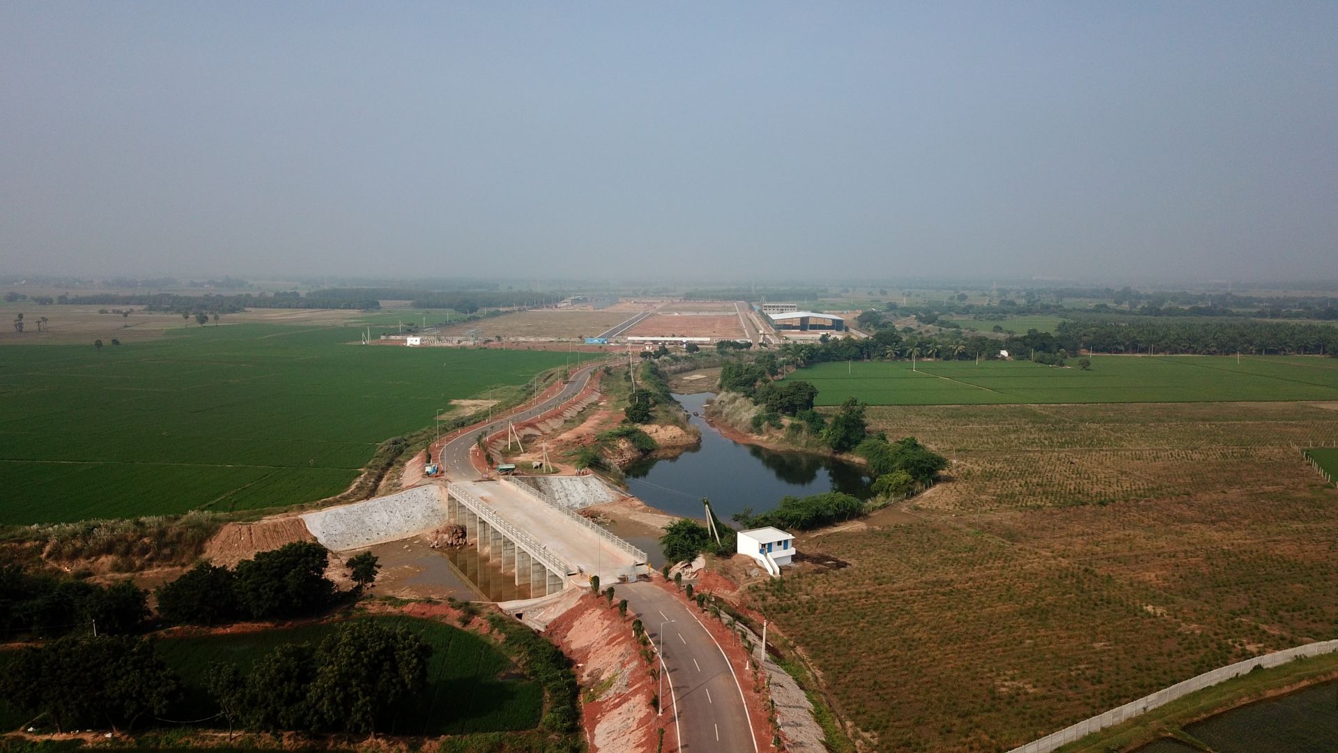 Highway approach to the park